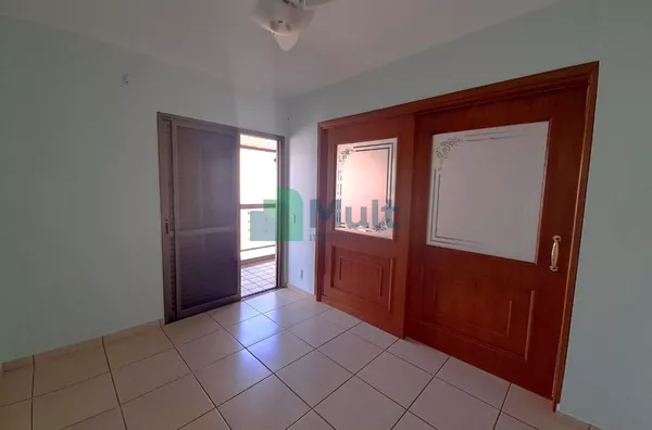 Apartamento com 153m², 2 vagas com valor único.
