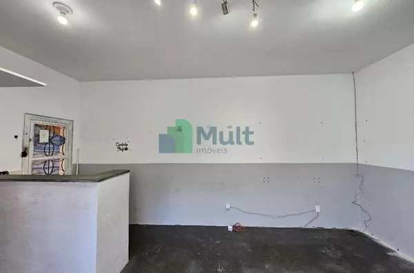 Sala Comercial em ótima localização no Bairro Jardim Paulista com 28m², próximo à Av Treze de Maio, quase em frente a antiga  Doce Festa.