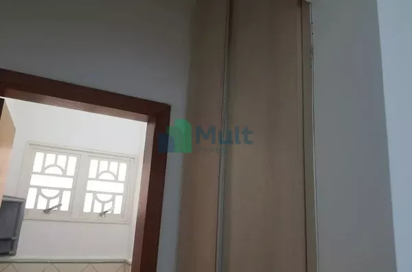Imóvel Comercial em excelente localização na Av Independência, 2 pavimentos com 358m² de área privativa.