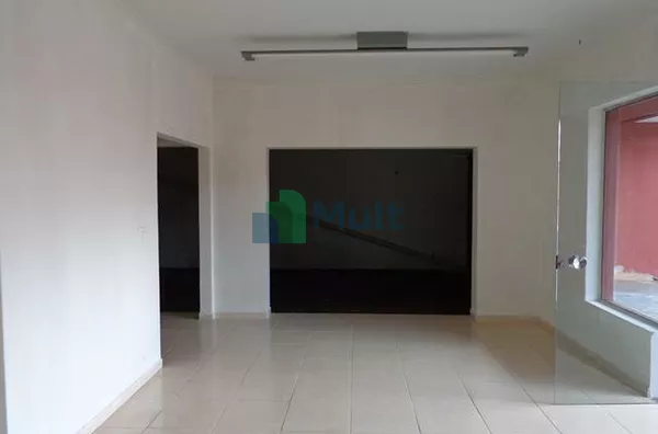 Casa Comercial em excelente localização na Av Independência com  alça de acesso a Francisco Junqueira, terreno 468m² e 421m² de área útil.