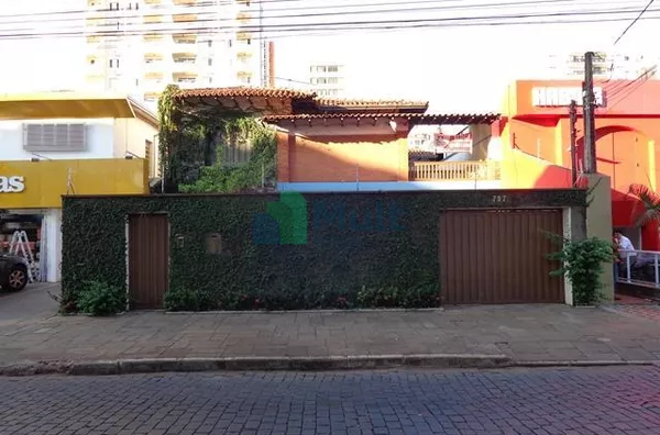 Casa com 4 quartos para alugar, 241 m² - Centro - Ribeirão Preto/SP