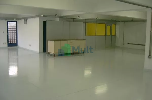 Salão Comercial em ótima localização no Bairro Jd. Anhanguera com 260m² .