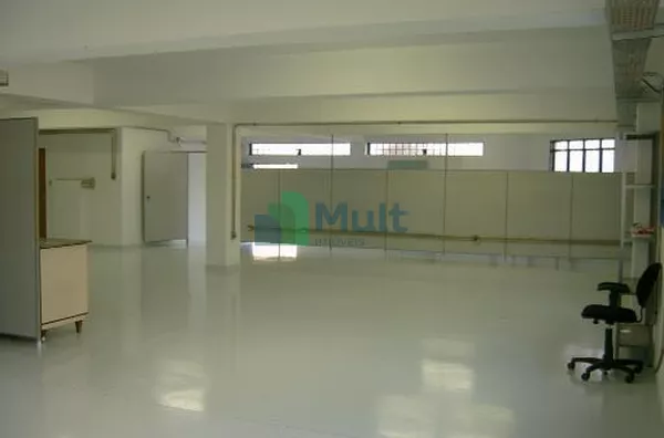 Salão Comercial em ótima localização no Bairro Jd. Anhanguera com 260m² .
