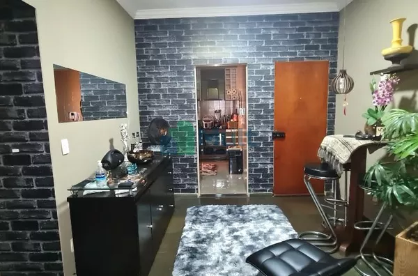 Apartamento em ótima localização no Bairro Castelo Branco com 74m² de área útil.
