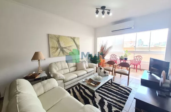 Apartamento em excelente localização no Jardim Irajá com 113m² de área privativa.