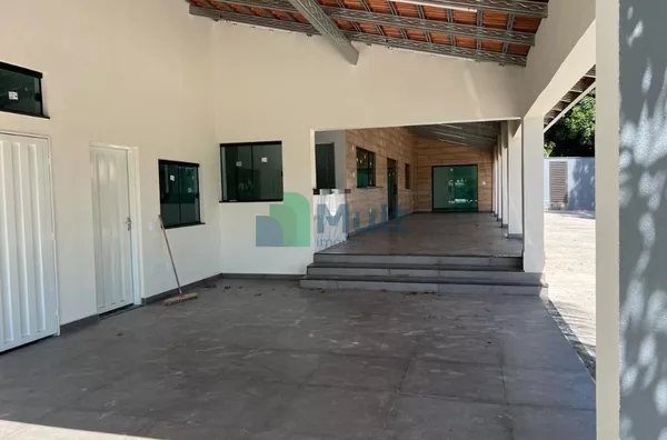 Casa/ Área de Lazer, 2milm² de terreno e 500m² de área construída.