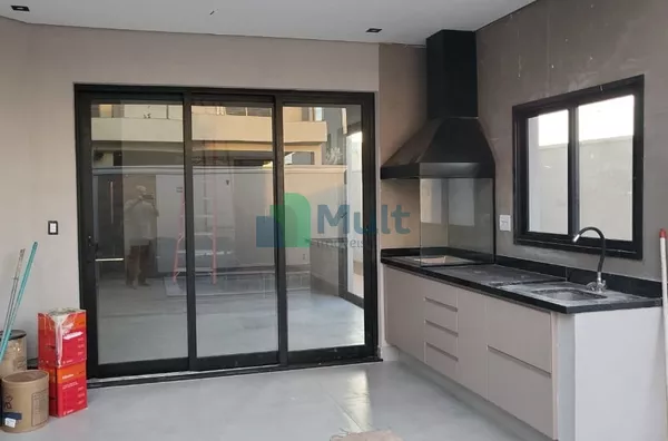 Casa Térrea em Condomínio Fechado no Bairro Quintas de São José com 319m².
