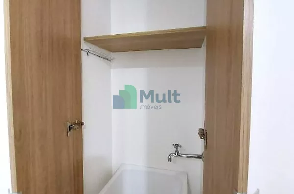 Sala Comercial no Centro Empresarial Jd. Botânico com 48m² de área útil.