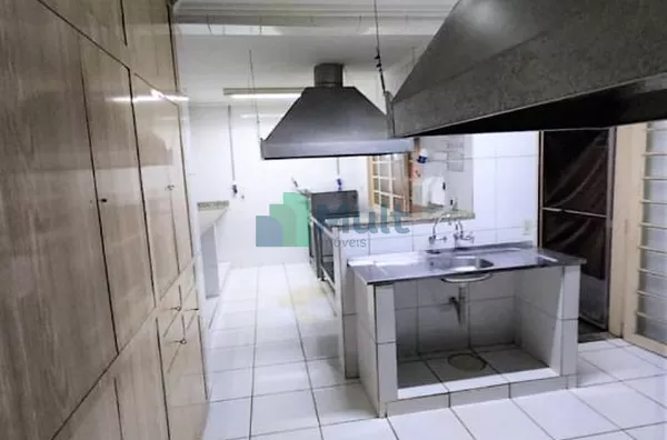 Imóvel Comercial em ótima localização na Av. Paris, 250m² de terreno e 229,32 de área útil.