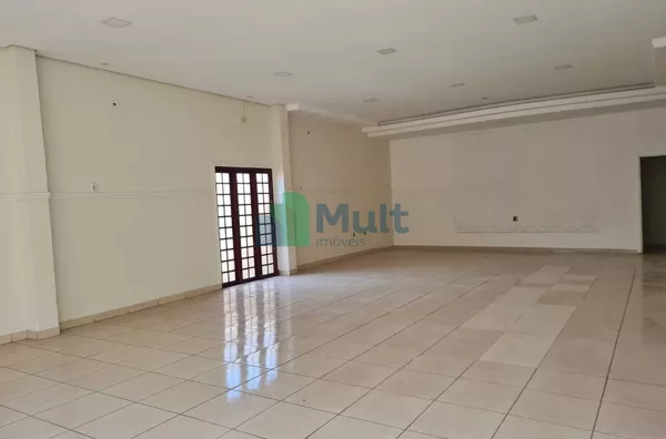 Casa Comercial/Residencial localizada no Bairro Ipiranga com terreno de 250m² e 119m² de área construída