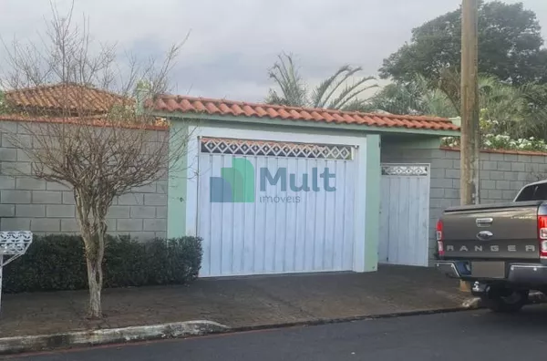 Linda Chácara no Cond. Eldorado com 1374m².