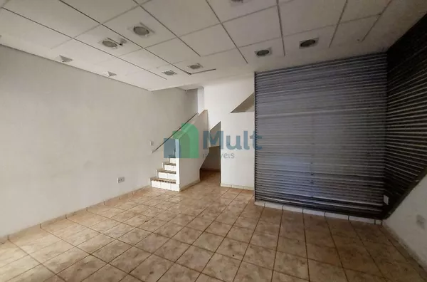 Salão Comercial com 140m² em ótima localização.
