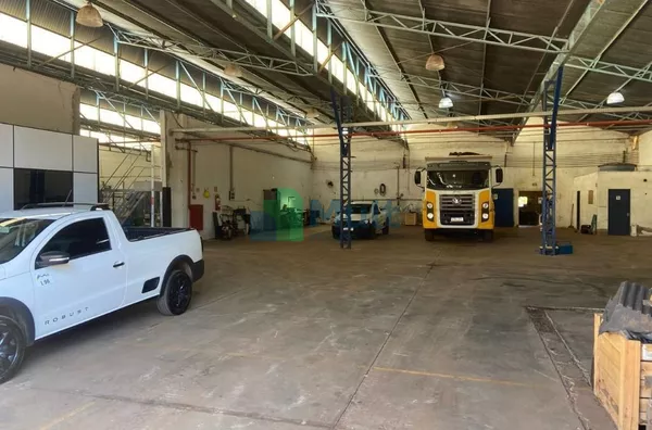 Galpão à venda, 4400 m² por R$ 10.500.000,00 - Centro - São Simão/SP