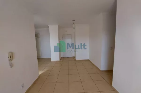 Apartamento em ótima localização com 2 dormitórios, sendo 1 suíte.
