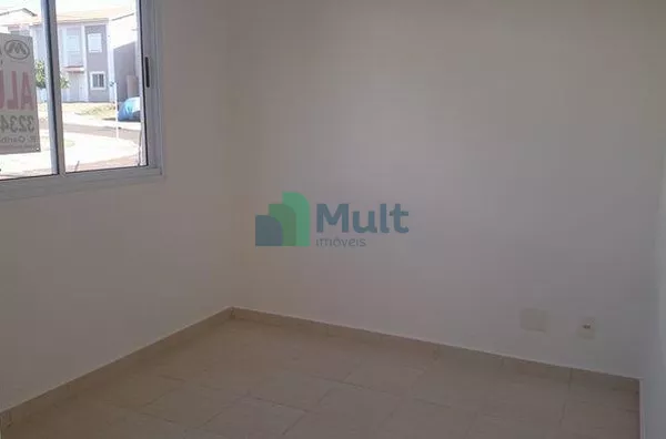 Sobrado 3 dormitórios, sendo 1 suíte com armários, sala 2 ambientes, sala de tv, lavabo, cozinha...