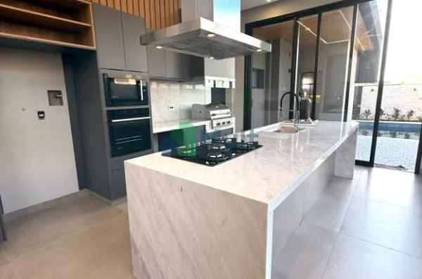 Casa Térrea em Condomínio de Alto Padrão em Bonfim Paulista com terreno de  494m² e 262m²com área construída.
