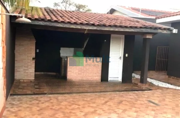 Casa Térrea  em excelente localização no Bairro City Ribeirão com terreno de 480m² e 242,94m² de área construída.