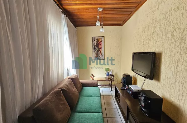 Casa Térrea localizada no Bairro Alexandre Balbo com 200m² de terreno e 110m² de área útil.