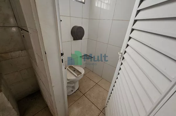 Galpão em excelente localização no Bairro Vila Elisa, próximo a Av. Mogiana e restaurante Tibursius, 340m² de terreno e 250m² de construção.