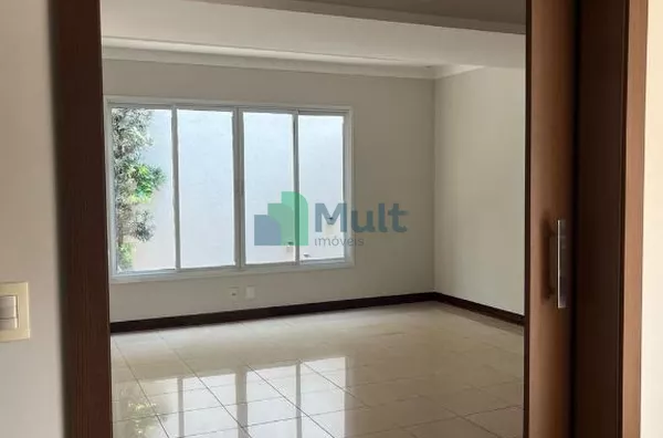 Sobrado em Condomínio próximo ao Parque Raya e Savegnago, Zona Sul.