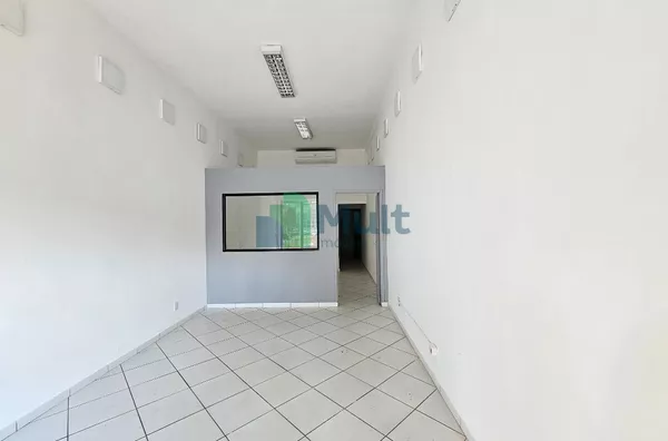 Loja em excelente localização com 85.00 m² de área construída, próximo ao Ribeirão Shopping, a academia Bluefit e Av. Antônio Diederichsen.
