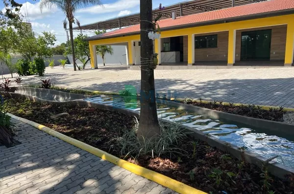 Casa/ Área de Lazer, 2milm² de terreno e 500m² de área construída.