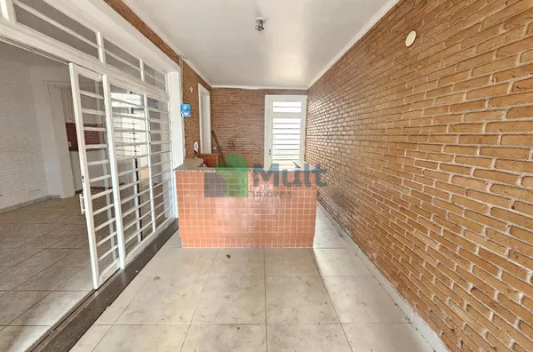 Imóvel Comercial em excelente localização no Bairro Vila Seixas com 300m² de terreno e 187m² de área útil.