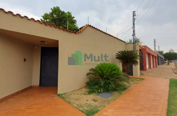 Linda Casa térrea para venda no Bairro Lagoinha.