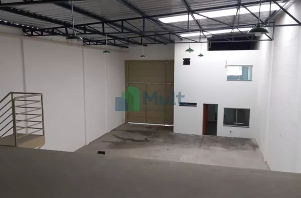 Galpão Comercial Novo em excelente localização no Bairro Jd. Anhanguera com 300m² de área...