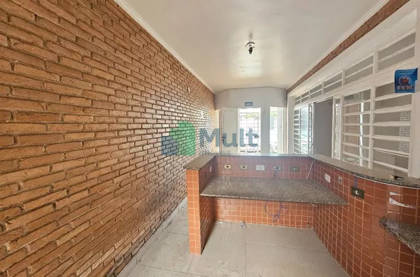 Imóvel Comercial em excelente localização no Bairro Vila Seixas com 300m² de terreno e 187m² de área útil.