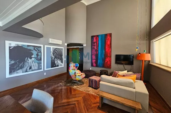 Apartamento duplex mobiliado localizado na Av João Fiusa com 240m² de área privativa.