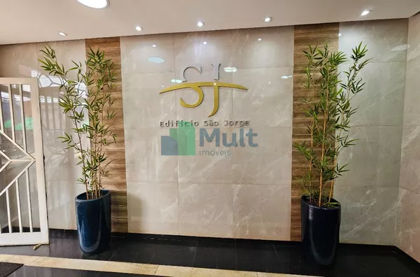 Sala Comercial em excelente localização no Centro da Cidade com 88,35m² de área privativa. São 2  salas privativas.