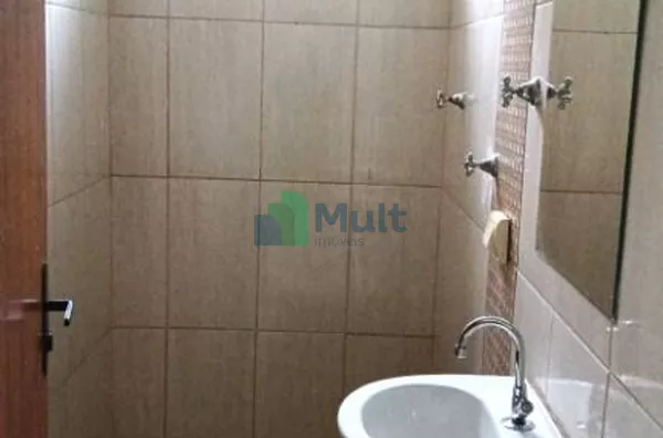 Salão Comercial com 46,41m² de área útil localizado no Bairro Monte Alegre.