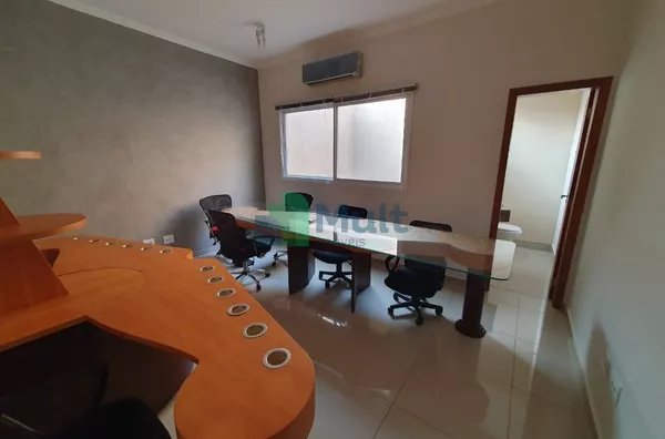 Sala Comercial Mobiliada em excelente localização no Bairro Nova Ribeirania com 30,84m² de área privativa  no piso superior .