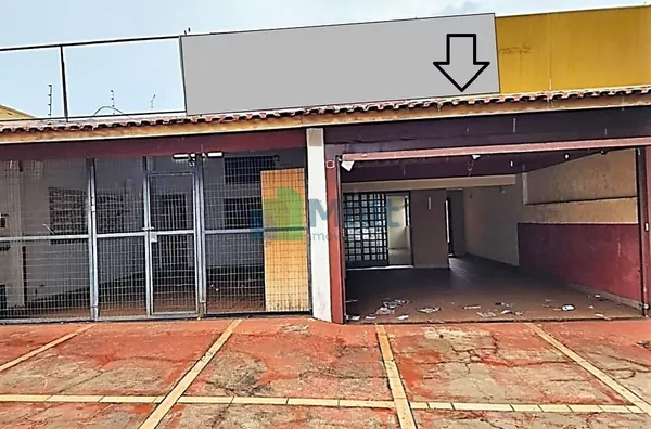 Imóvel Comercial em ótima localização na Av. Paris, 250m² de terreno e 229,32 de área útil.