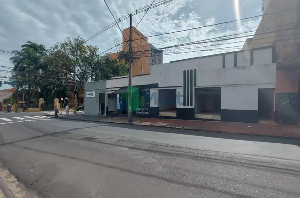Sala No Centro da Cidade com 6m² com banheiro .