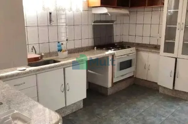 Sobrado Residencial/Comercial em excelente localização no Bairro Alto da Boa Vista com terreno de 479,68m² e 300m² de área construída.
