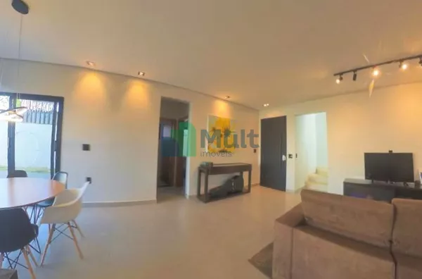 Sobrado dentro do Cond. Vivendas da Mata ( portal jatobá) com terreno de 300m² e 175m² de área útil.