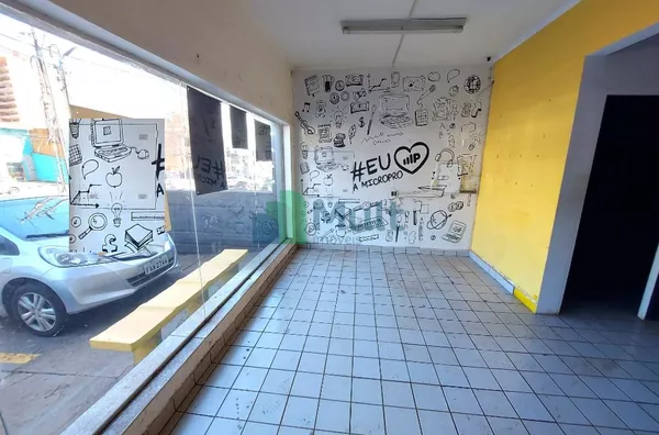 Sobrado Comercial localizado na Av. Independência com 264m² de área útil.