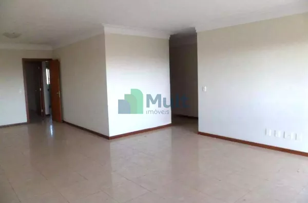 Apartamento de Alto Padrão  com 238m² de área privativa em excelente localização na Av. João Fiusa.