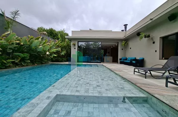 Surpreenda-se!!! Casa Nova de alto padrão, não deixe de conhecer!!