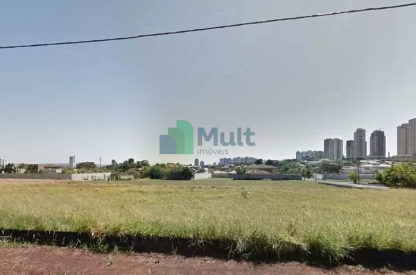 Terreno com 2106 Condomínio Canadá