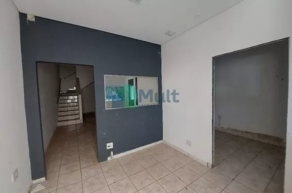 Salão Comercial com 140m² em ótima localização.