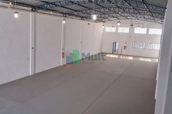 Galpão Jardim Anhanguera com localização próxima a Rod. Anhanguera com área construída de 510m² - Ribeirão Preto