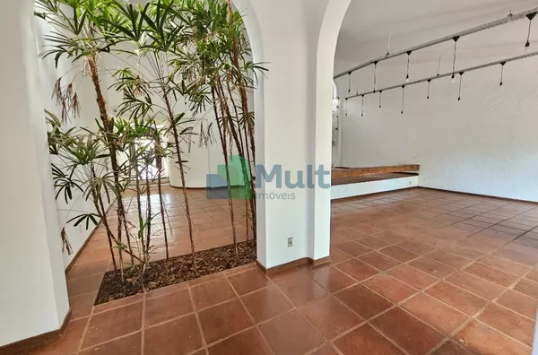 Casa Térrea Residencial/Comercial com 340.00 m², no bairro Jardim Sumaré, localizada próximo às...