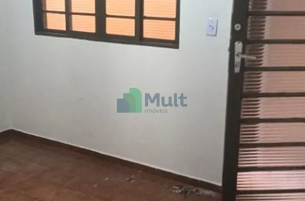 Casa térrea localizada no Bairro Jd. Antártica com terreno de 220m² e  152,61m² de área construída.