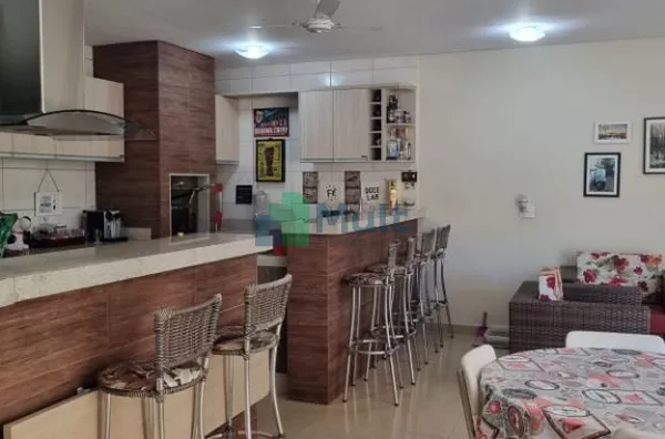 Casa com 3 quartos à venda, 175 m²