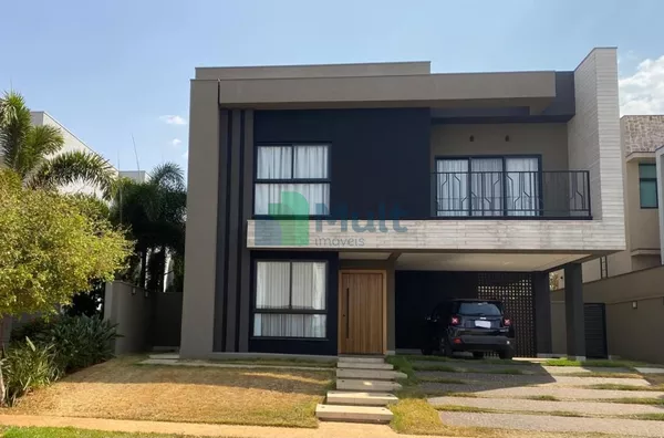 Sobrado em Condomínio Fechado de Alto Padrão em excelente localização em Bonfim Paulista com 487m² de terreno e 350,85m² de construção.