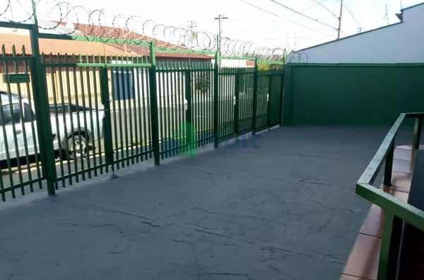 Apartamento com 3 dormitórios para alugar, 75 m² por R$ 1.650,00/mês - Independência - Ribeirão Preto/SP