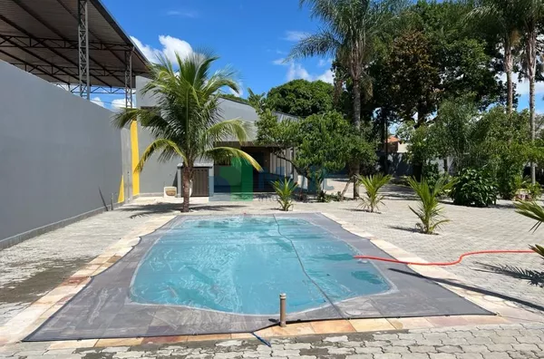 Casa/ Área de Lazer, 2milm² de terreno e 500m² de área construída.